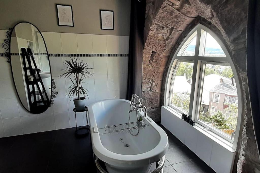 The Viewpoint, 2 Bedroom Apartment In كريف المظهر الخارجي الصورة